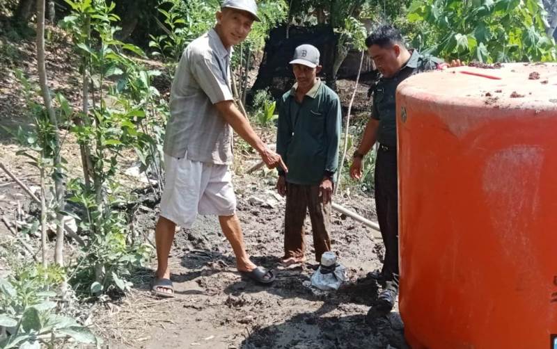 Bintara Pembina Desa Koramil Kaur Selatan Pantau Pengeboran Sumur Bor 