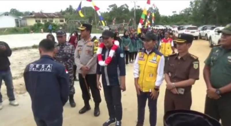 Pembangunan Jalan Suku Tiga  dan Jalan Pasar Baru Telan Dana Rp 64 M, Plt Bupati Kaur Letakkan Batu Pertama