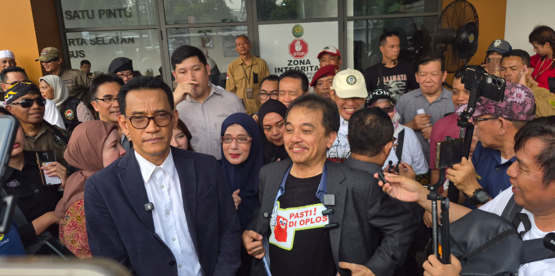 Gugatan Roy Suryo Dikabulkan Sebagian
