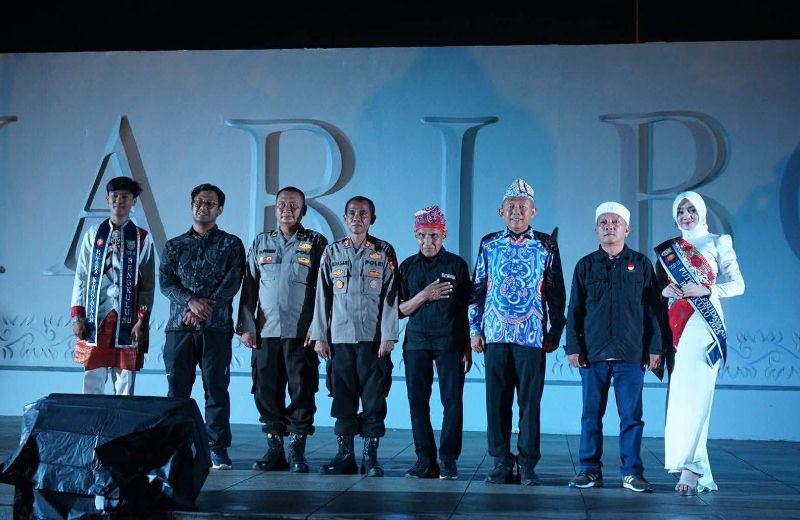 Tony Elfian Saksikan Acara  Tabuh Dhol  di Benteng Marlborough