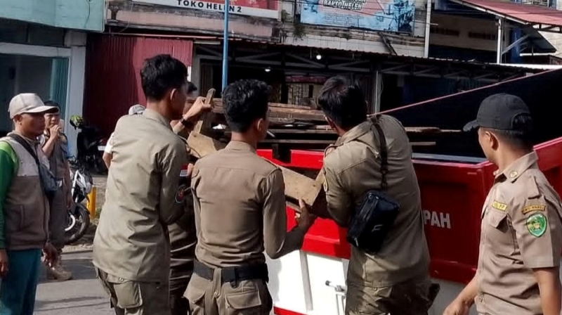 Masih Ada Membandel, Satpol PP Kota Bengkulu Tertibkan Kembali Pedagang Pasar Panorama 