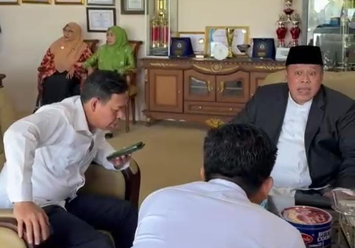 Sultan B Najamudin Telepon  Menteri di Depan Forkopimda Mukomuko: Jalan Rusak Segera Diperbaiki