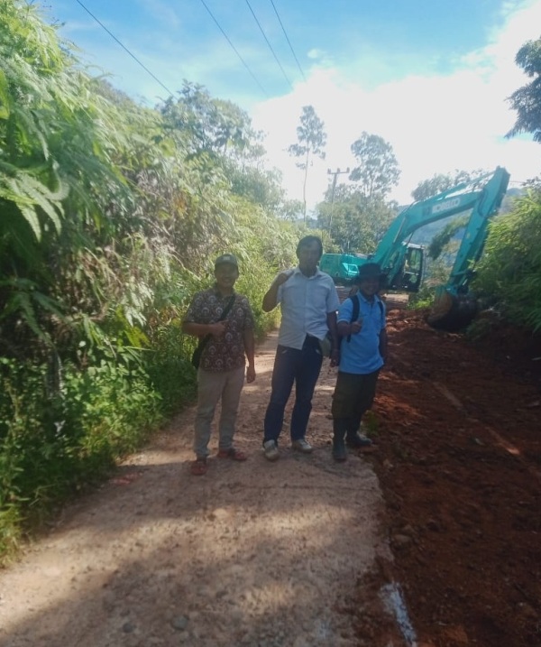 Jalan Menuju Desa Muara Dua Nasal Diperbaiki PT Kwala Gunung Sejahtera