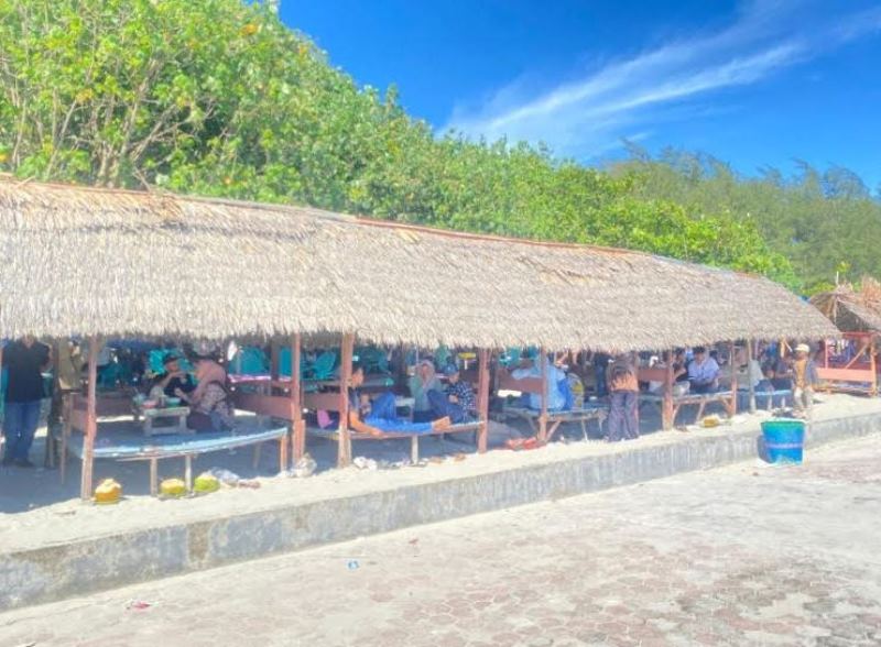 Libur Lebaran, Pantai Panjang Bengkulu Jadi Primadona Wisatawan
