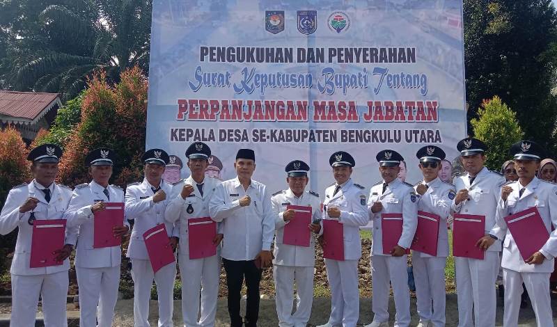 12 Orang Kades di Kecamatan Batik Nau Bersyukur,  Terima SK Perpanjangan Masa Jabatan