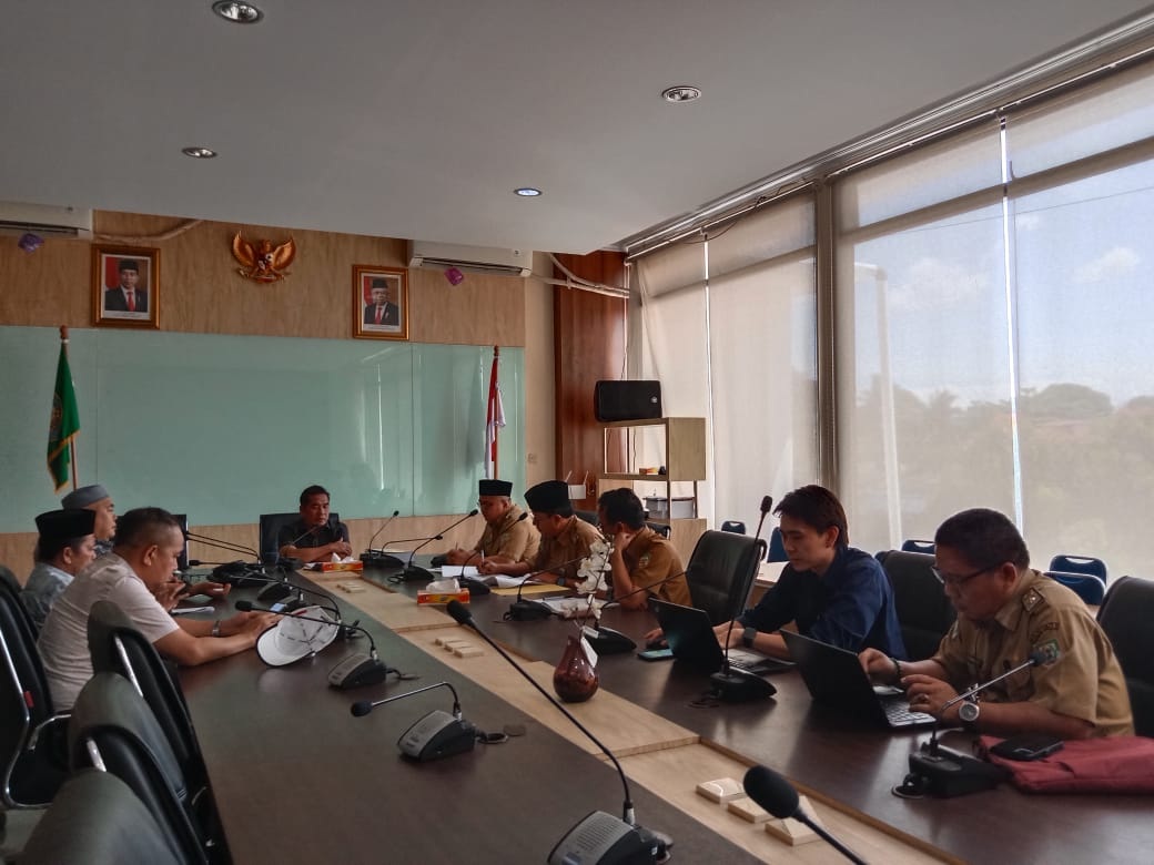 Banyak Keluhan Masyarakat Terhadap BPJS Dibeberkan Anggota DPRD Provinsi Bengkulu di Ruang Rapat