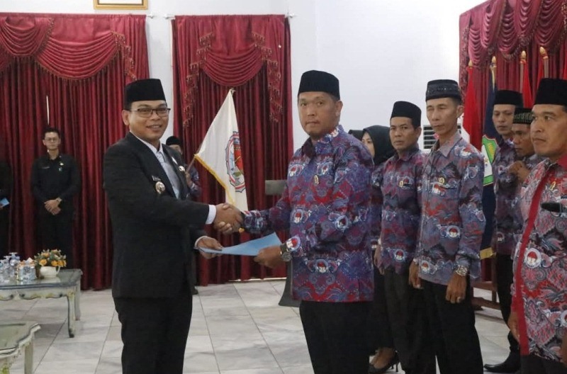 Bupati Seluma Kukuhkan Pengurus Persatuan Perangkat Desa Indonesia Periode 2024-2028 