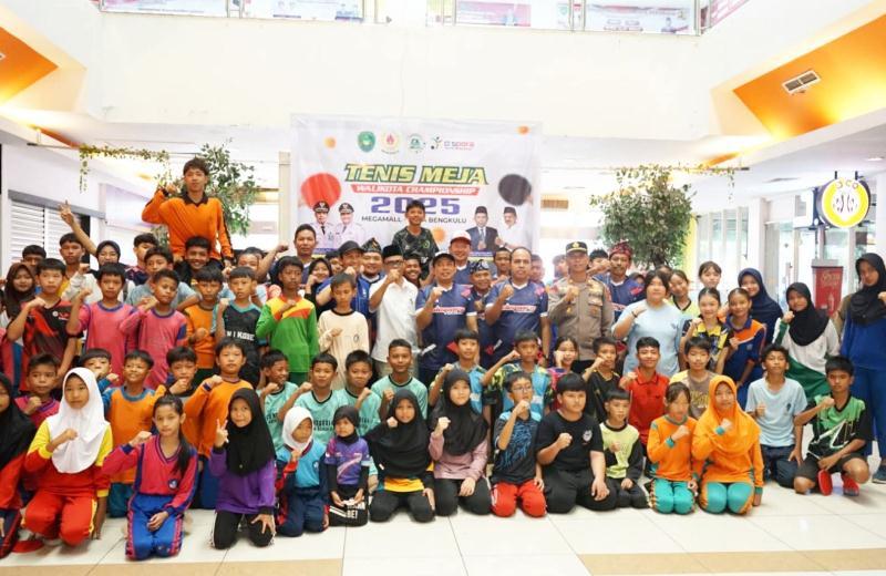  Walikota Buka Turnamen  Tenis Meja di Mega Mall Bengkulu