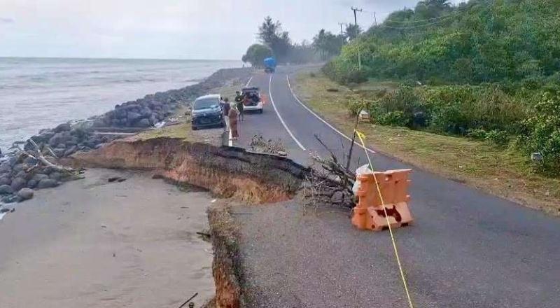 Rusak Parah, Wagub Mian  Desak Pusat  Perbaiki Jalan Rusak di Bengkulu Utara