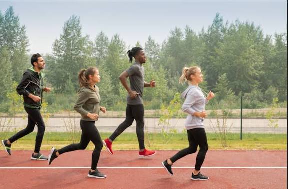 Tetap Bugar Saat Berpuasa, Panduan Olahraga Pintar di Bulan Ramadhan