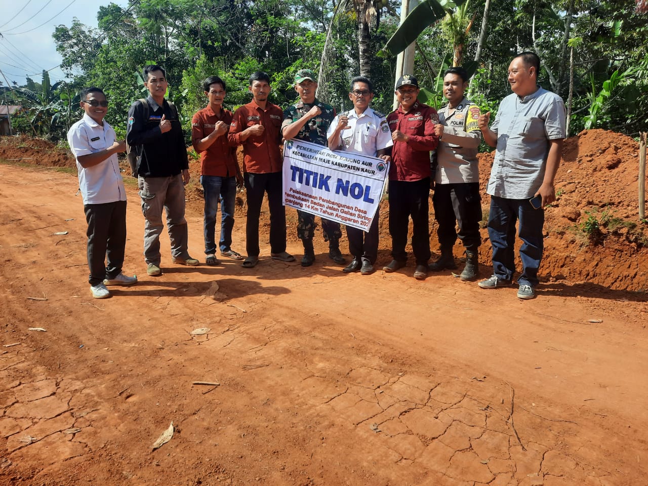 Titik Nol Pembukaan Badan Jalan Galian Siring di Desa Tanjung Aur untuk mengurangi Genangan Air saat Hujan
