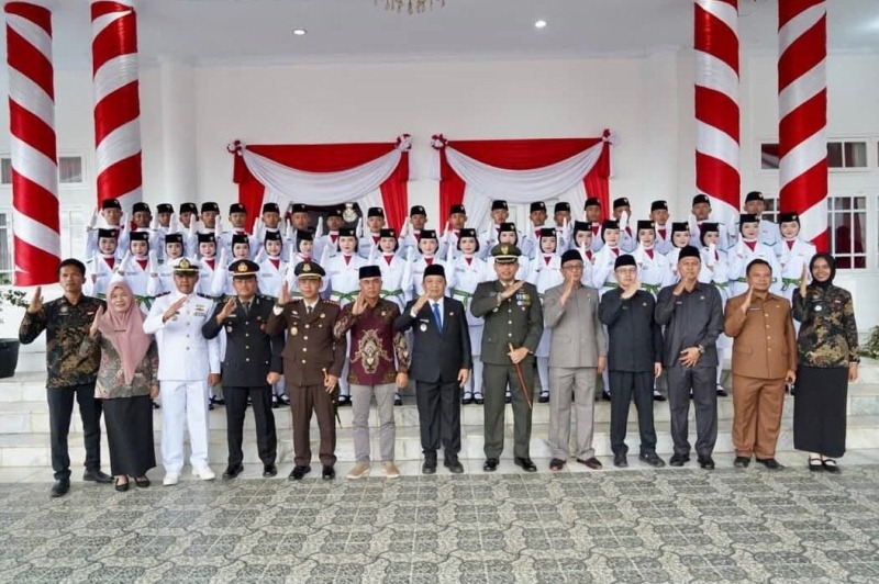 Wakil Bupati Seluma Kukuhkan  40 Anggota Paskibraka 