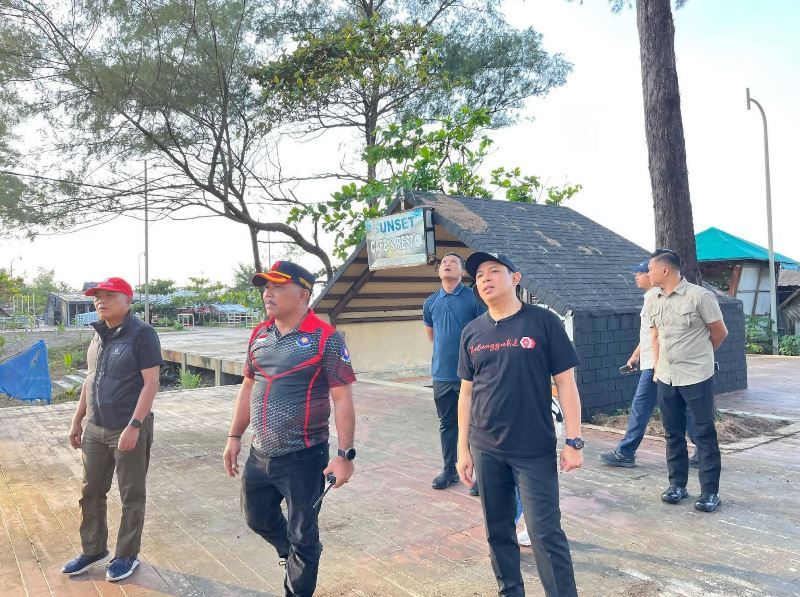 Walikota Bengkulu Gelar Aksi Bersih di Pantai Panjang