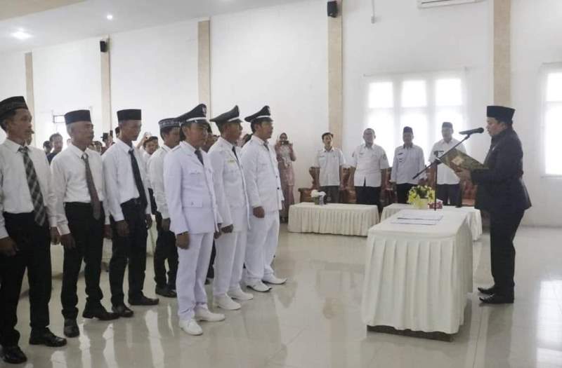 Ini Arahan Bupati Seluma Saat Melantik 7 BPD dan 3 Kades