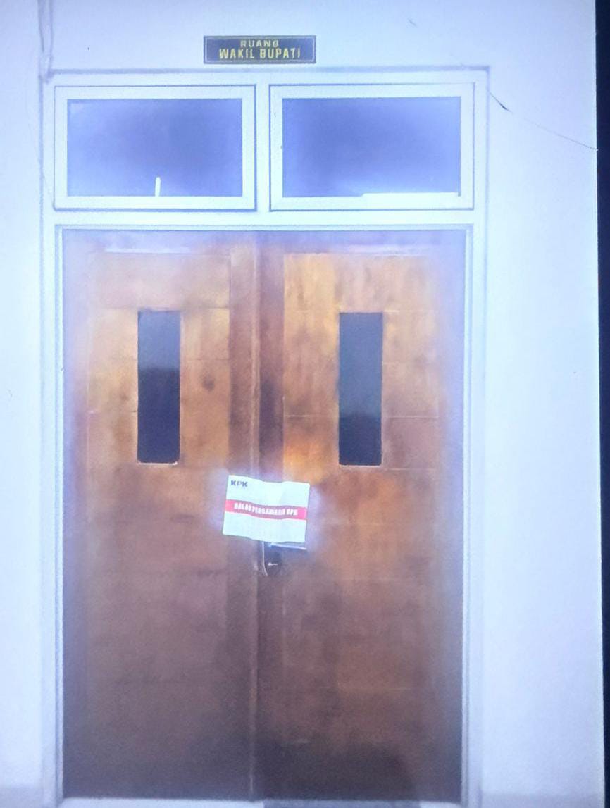 BREAKING NEWS (UPDATE DINI HARI), Ruang Wakil Bupati Rejang Lebong dan Rumah Kepala Dinas Disegel KPK