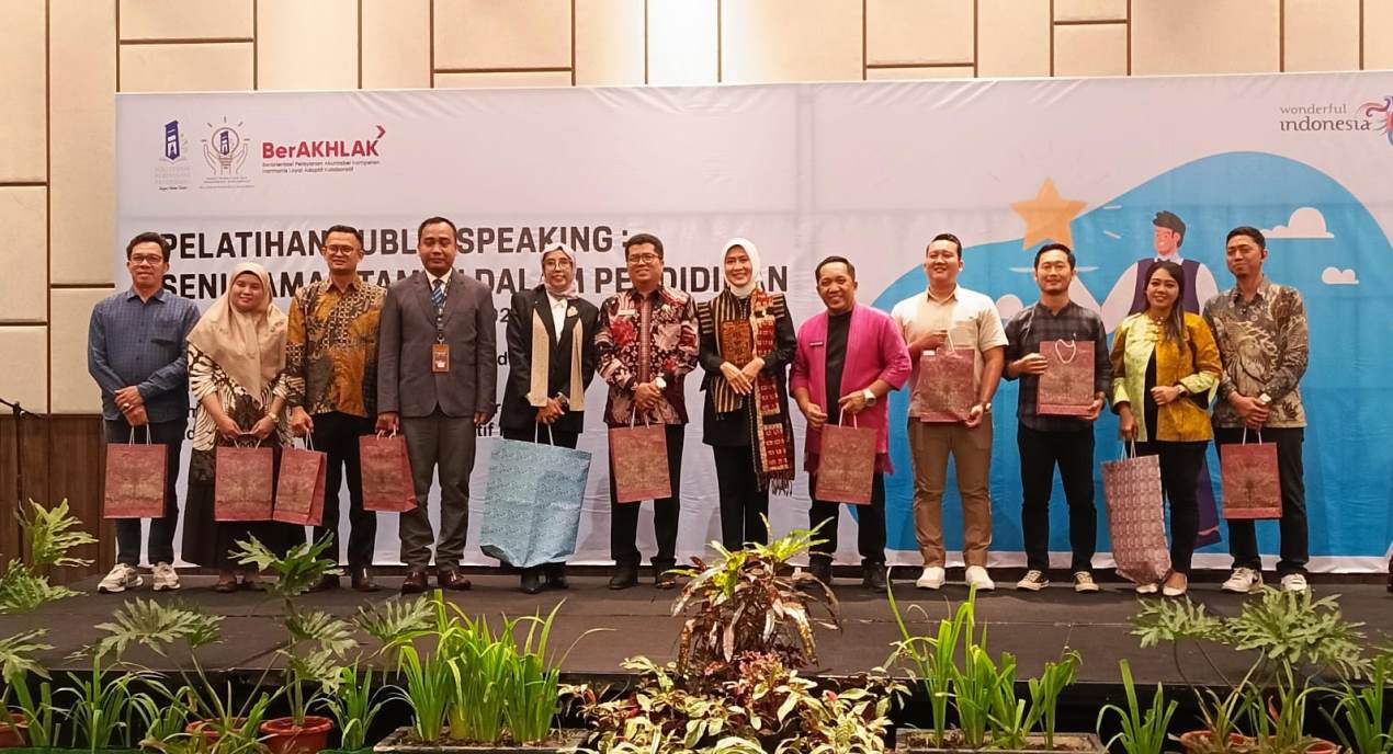 Pelatihan Public Speaking: Seni Ramah Tamah dalam Pendidikan di Bengkulu