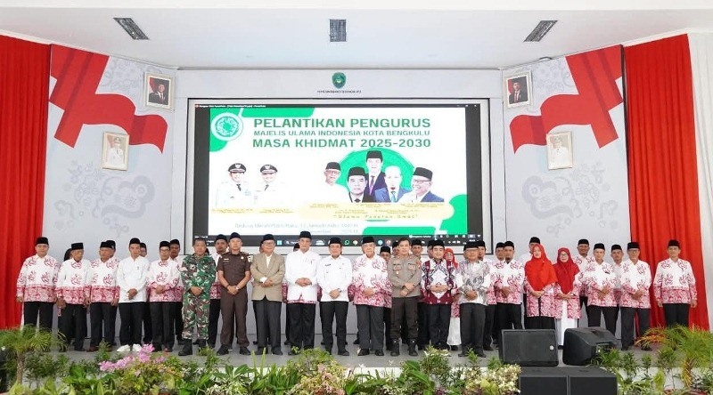 Walikota Bengkulu Hadiri Pengukuhan dan Ta'aruf Pengurus MUI 