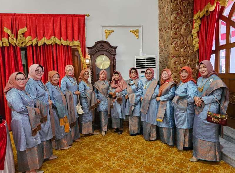 Dapat Undangan Gubernur, Komunitas Budaya Saribanun Badunsanak Hadiri Upacara di Gedung Daerah