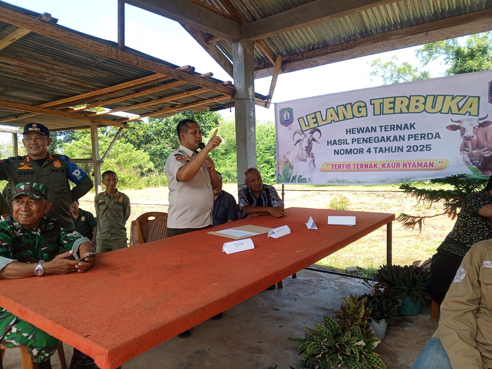 Bupati Kaur Sampaikan Terima Kasih kepada Tim Satpol PP atas Keberhasilan Penegakan Perda Ternak