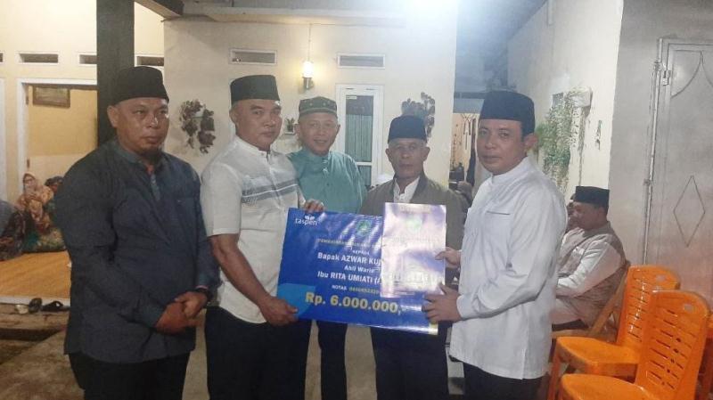 Pemkot Bengkulu Serahkan Sertifikat 4 In 1 di Lingkar Barat