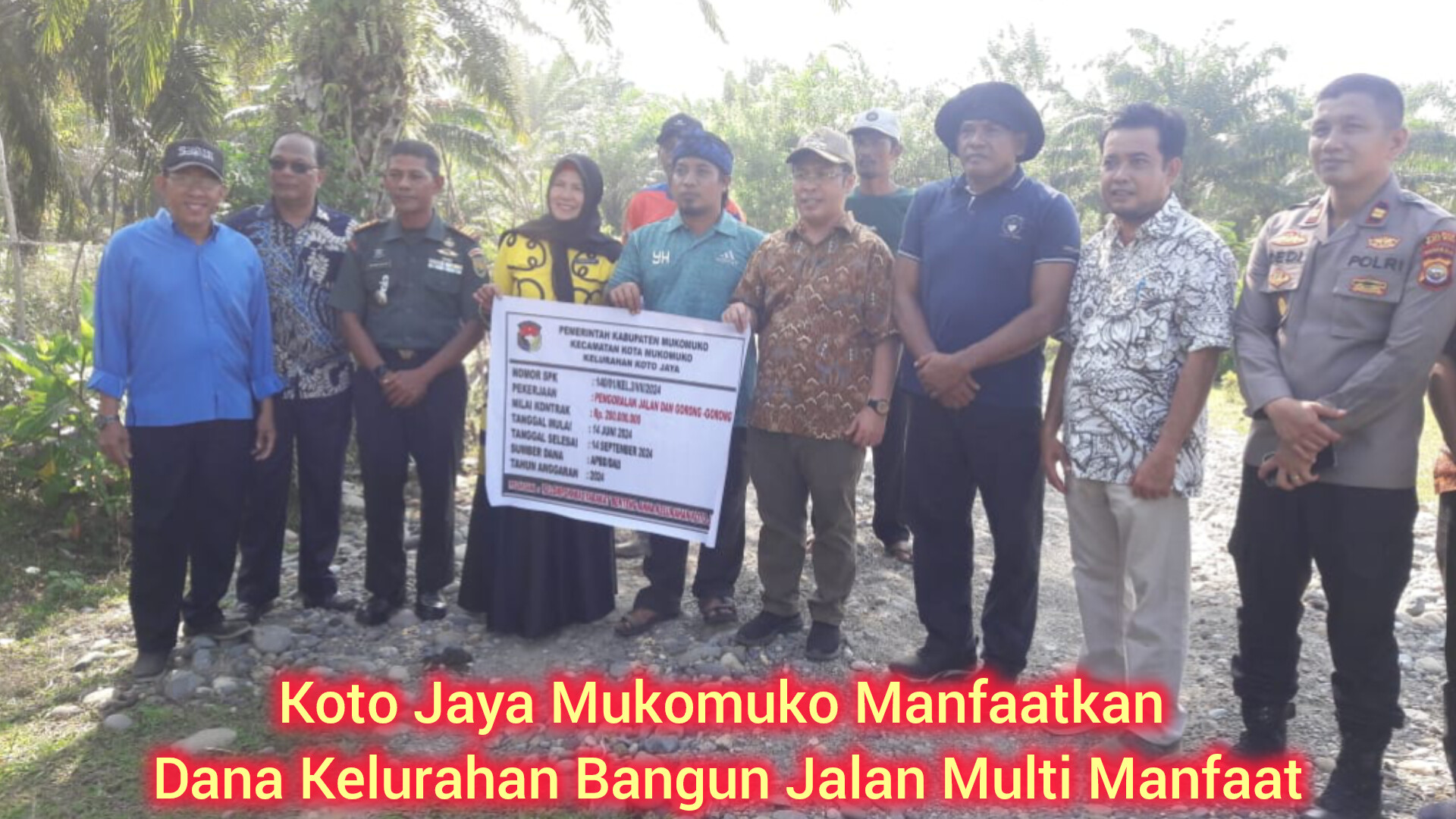 Koto Jaya Mukomuko Menggunakan Dana Kelurahan Untuk Membangun Jalan Multi Manfaat