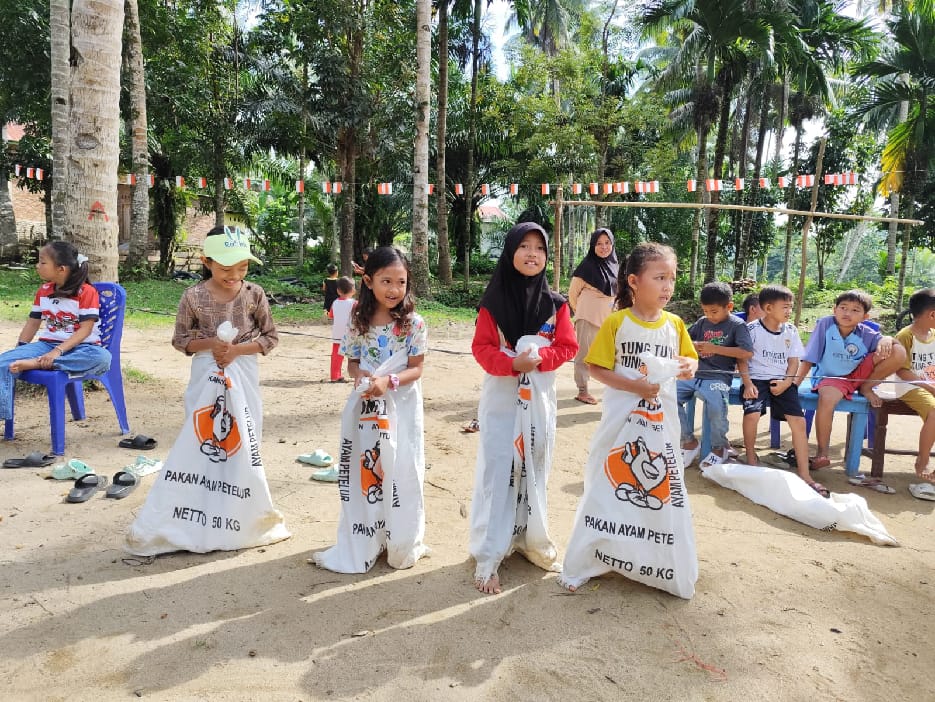 Perlombaan HUT RI ke 80 Desa Tanjung Ganti Berjalan Sangat Meriah, Balap Karung jadi Rebutan Ibu-Ibu