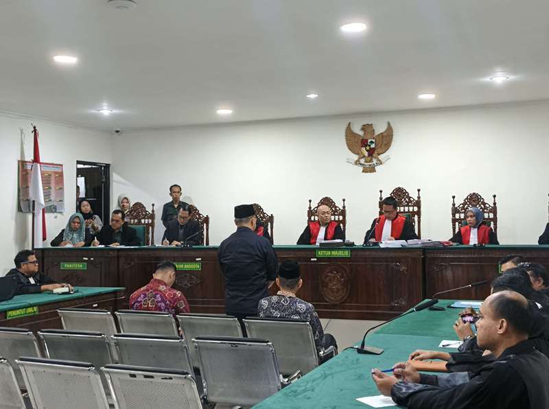 Keluarga Pasrah, Rohidin Mersyah Cs Terima Vonis Tipikor