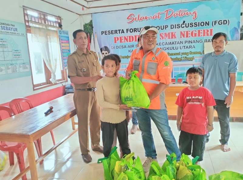 Perusahaan  Tambang Batu Bara   Bagikan Sembako Hingga Santunan Bagi Anak Yatim Piatu