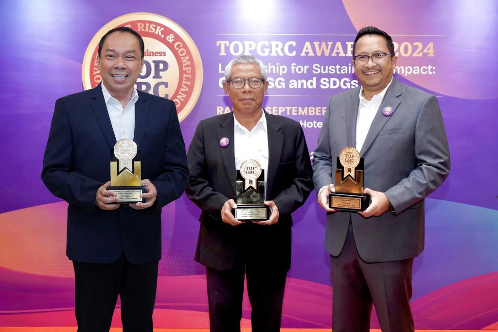 Konsisten Terapkan GRC, Jasa Raharja Raih Tiga Penghargaan dalam Ajang TOP GRC Award 2024