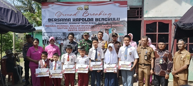  Akhir Tahun 2024, Polres Bengkulu Selatan Serahkan Bantuan Sosial 