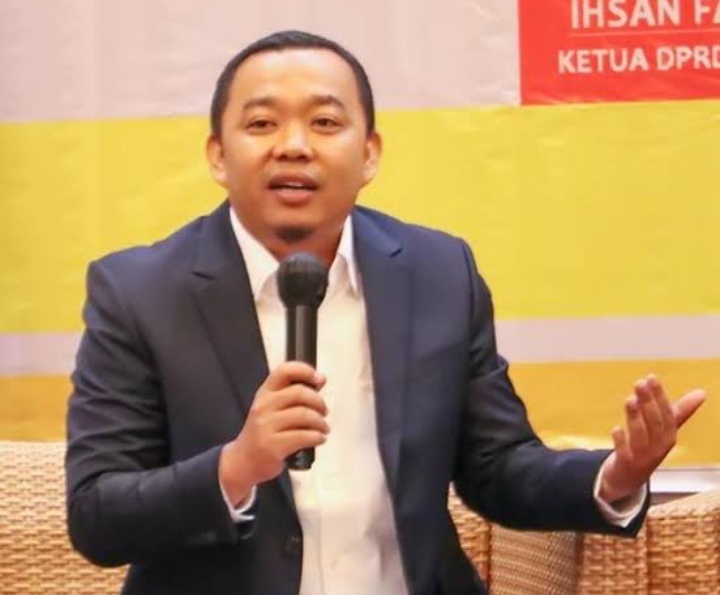 Dempo Xler dan Tim Kumpulkan KTP Dukungan Maju Pemilihan Gubernur Bengkulu Jalur Independen