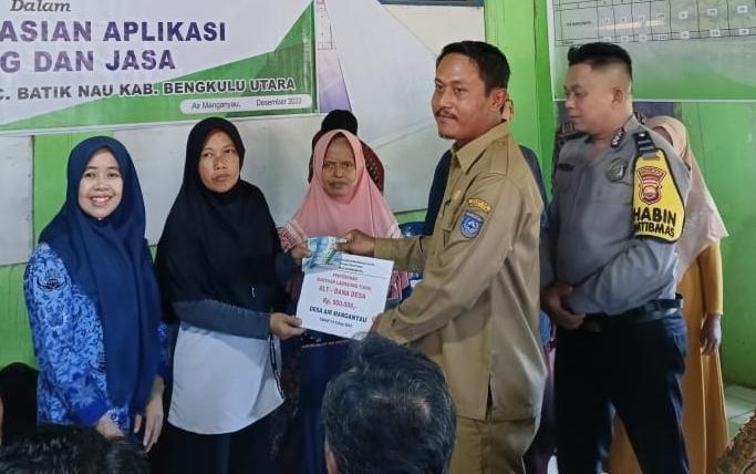 Tidak Dihambat,  Pemdes Air Manganyau Telah Salurkan BLT Dana Desa