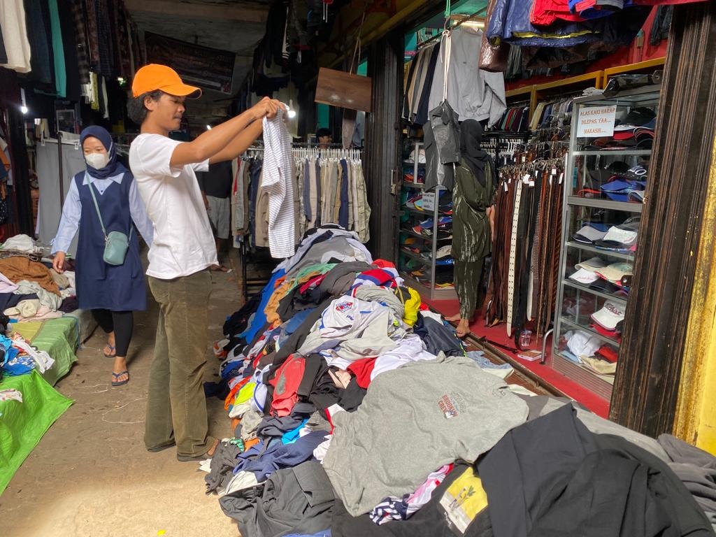 Hemat, Menguntungkan, Fenomena Thrifting  di Kalangan Warga Bengkulu