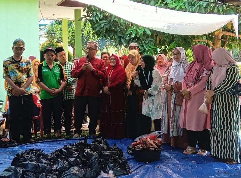 Kantor Kementerian Agama Kaur Memotong 5 Ekor Sapi Kurban 