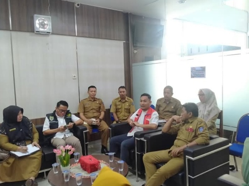 Tim Monitoring Bengkulu Utara Langsung Tanggapi Keluhan Emak-Emak Terkait Kelangkaan   Gas Melon