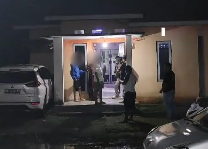  Dalam Rumah Kontrakan Warga Grebek PNS KPU dan Pemkab Mukomuko, Gawat Bisa Dipecat dan Dipidana