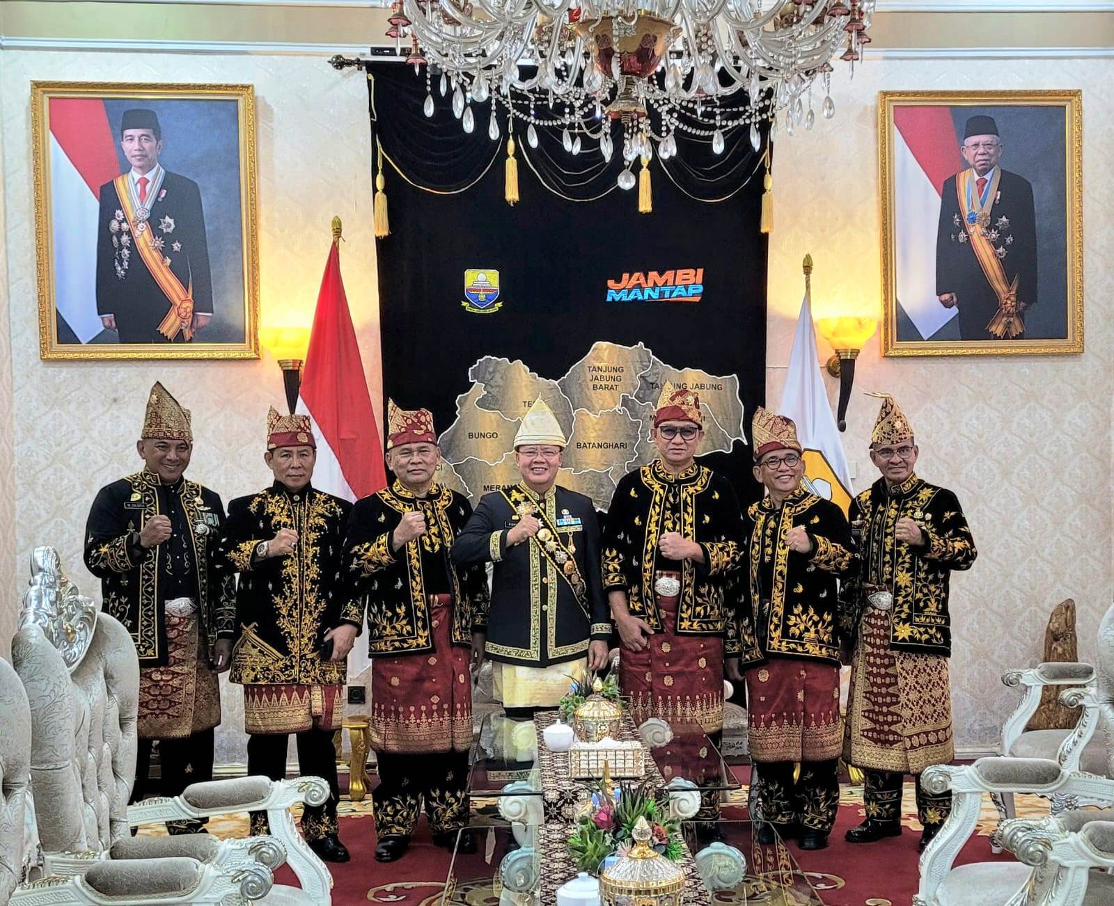 Gubernur Bengkulu jadi Anggota Kehormatan Lembaga Adat Melayu Jambi Bergelar Datuk H. Rohidin Mersyah