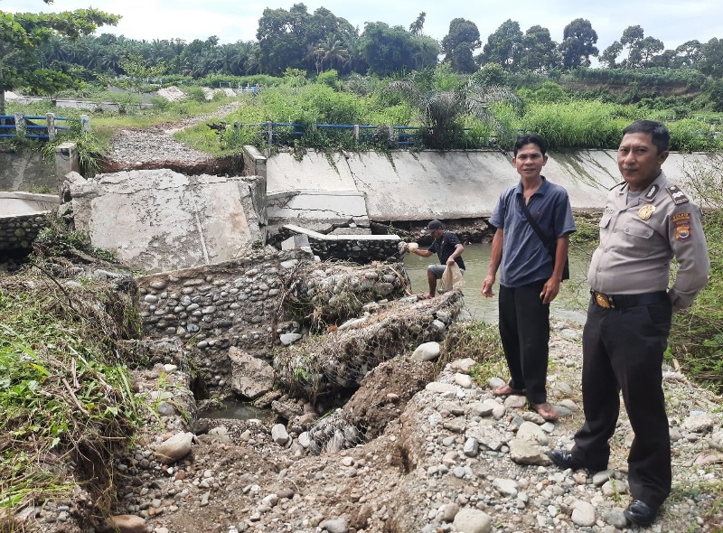Jembatan Desa Kota Agung Seginim Rusak Parah Diterjang Banjir