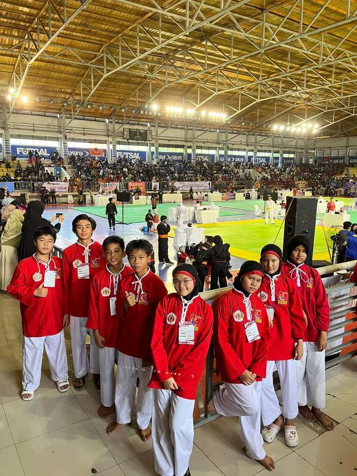 Membanggakan, Siswa  SMP Al-Azhar Bengkulu Sabet 8 Medali di Bandung Lautan Api International Championship 4