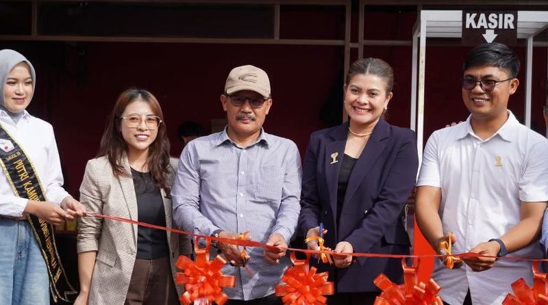 Kadis Kominfo Resmikan Mie 1 Meter Khas Bengkulu