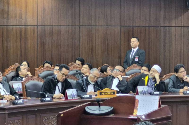 Desak Pemakzulan Gibran, Denny Indrayana Cs Mau ke DPR dan MPR 