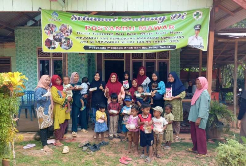 Antusias, Ibu Hamil dan Balita di Tanjung Aur  Datang ke Posyandu  