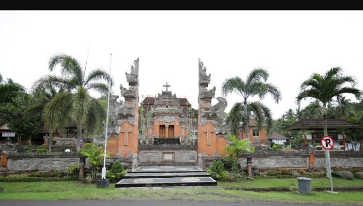 Gereja PNIEL Blimbingsari, Tempat Ibadah Umat Kristen Tapi Mirip Pura di Bali