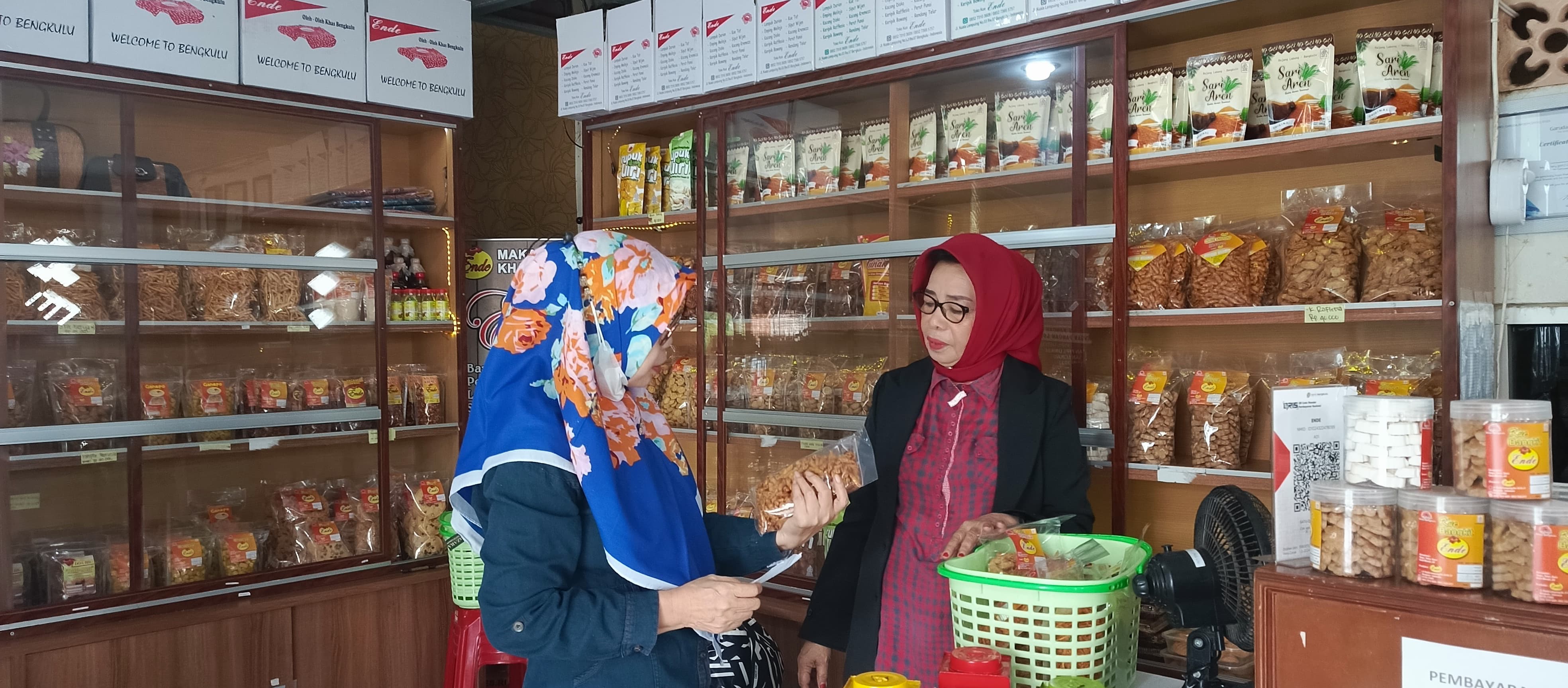 UMKM Khas Bengkulu 'Ende': Produksi Makanan Khas Bengkulu dengan Cita Rasa Juara