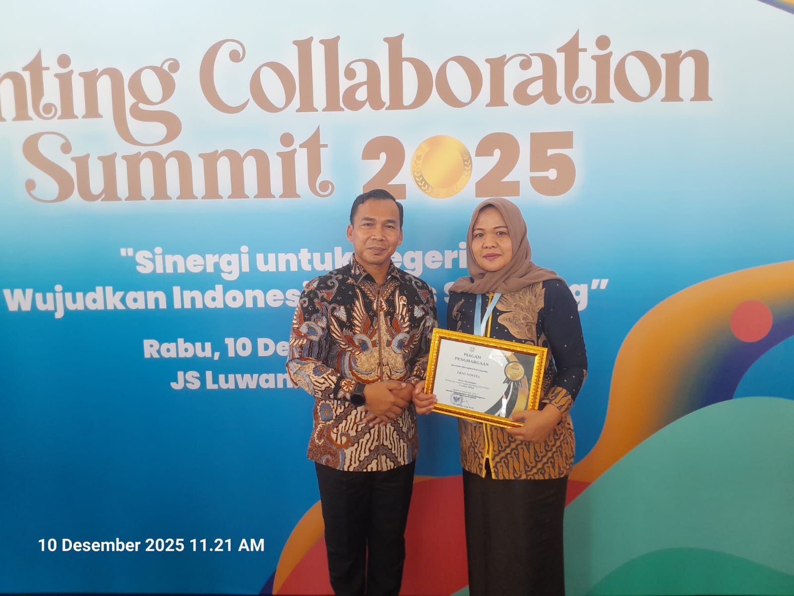 Dari Kepedulian Sehari-Hari, Erni Novita Melangkah Hingga Panggung Nasional