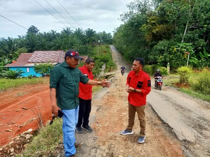 Bupati Mian Langsung Cek Pembangunan Jalan Rusak