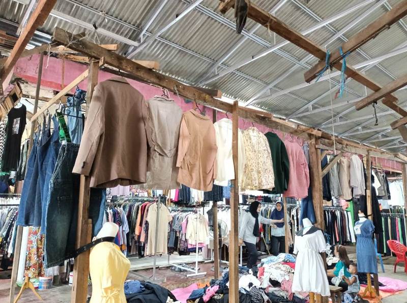 Fashion Thrifting Masih Tren di Panorama Kota Bengkulu