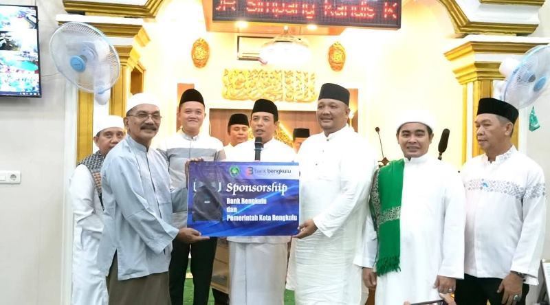 Dedy-Ronny Gelar  Safari Ramadan dan Berbagi Kebahagiaan 