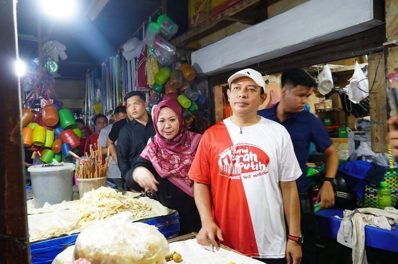 Selesai Senam, Walikota Bersama  Rombongan Langsung Berbelanja di Mega Mall dan PTM