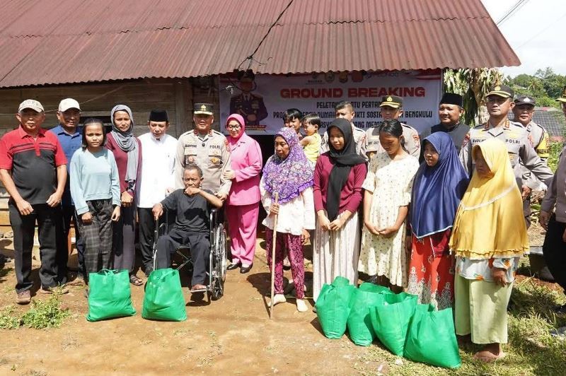 Pemkot Bengkulu dan Kapolda Bersatu  Bangun Rumah Layak untuk Pak Pandi